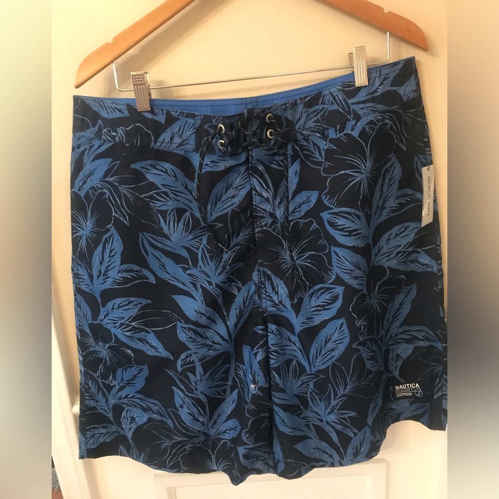 NWT Nautica Quick Dry Hawaiian Swim Trunks 36